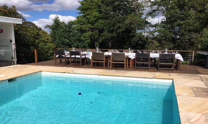 North Turramurra Hotel | BEAUTIFULLY APPOINTED HOME ON 2 ACRES, WITH POOL. IN THE NATIONAL PARK