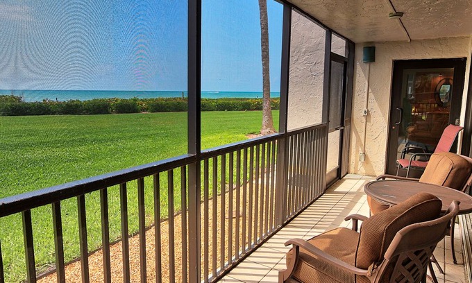 Sanibel Apartment | Beautifully Decorated, Gulf Front, Two Bedroom Condo - Sundial A101