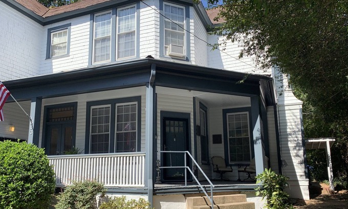 Winston - Salem Apartment | Beautifully furnished downtown 1 BR, 1Ba Apartment 1870s historic district
