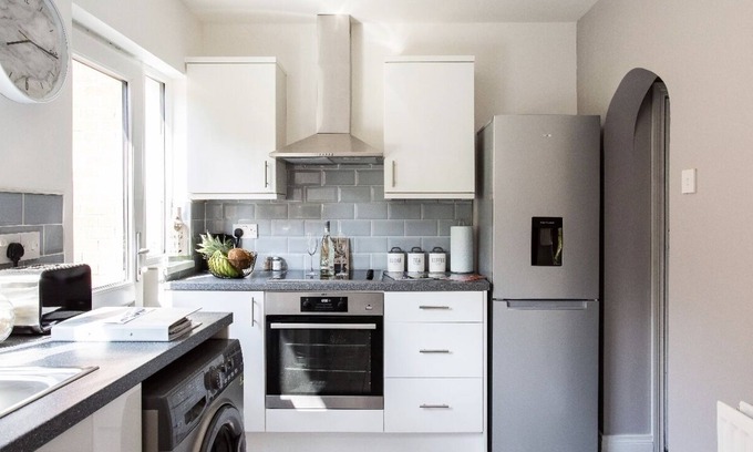 Belfast House | Beautifully Refurbished Belfast Home - WiFi/Parking/Close to Centre