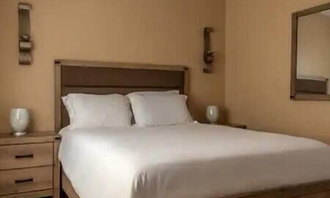 Tucson House | Beautifully Renovated 2BR Gem in Tucson
