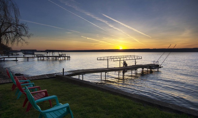 Town of Torrey House | Beautifully Renovated Waterfront Cottage with private beach.