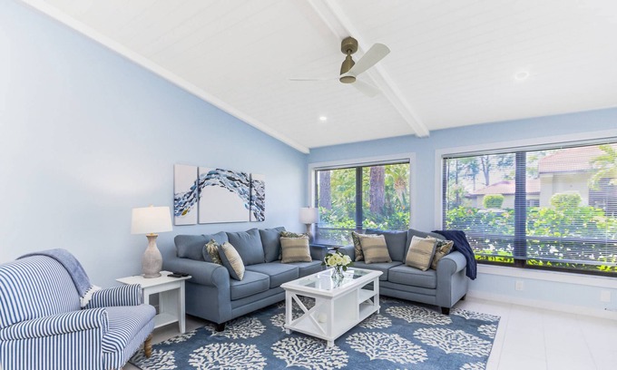 Sarasota Condo | Beautifully Renovated Bright Condo, Heated Pool, Tennis Courts, Putting Green, Ready to Book!