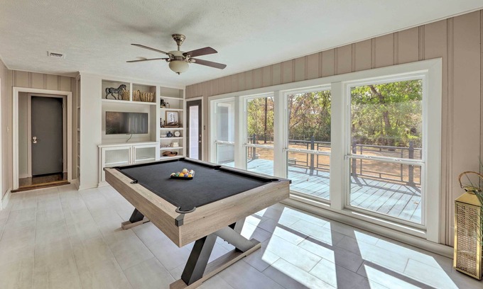 North Garden Acres Cottage | Beautifully Updated Home < 2 Mi to Texas A&m!