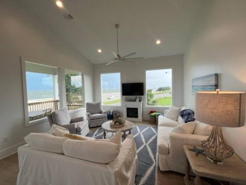 Gulfport House | Beauty on the Beach Gulf Luxury w/Gorgeous Views
