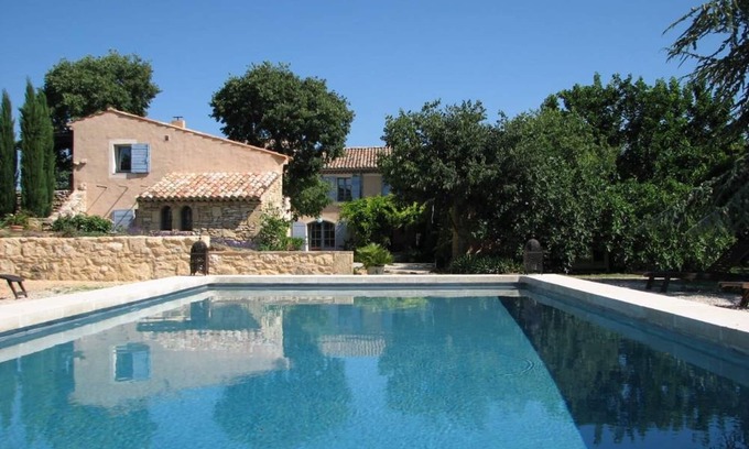 Pertuis House | Bed and Breakfast in a charming house in the heart of the Luberon, Pink Room