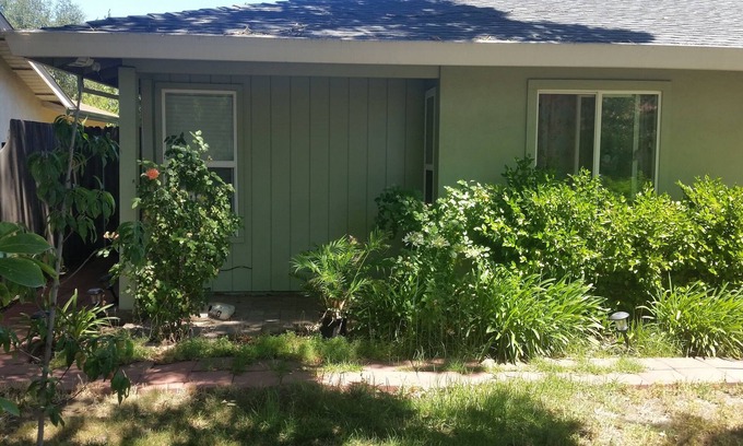 West Davis Manor Bed & Breakfast | Bed and Breakfast