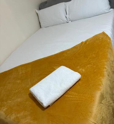 St. Ann's House | Bed in a shared female room, Bed in a shared male room, Nort London