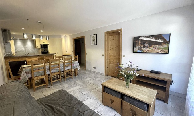 La Clusaz Apartment | Bedière, apartment 3 - for 8 people 3* in the village