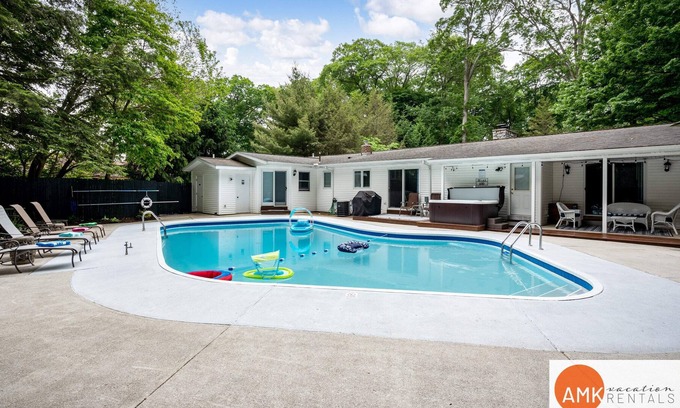 Waukazoo Woods House | Beechwood Poolside Retreat - Private Pool/Hot Tub