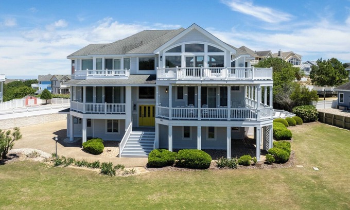 Corolla House | Bees Knees 7 bedroom at Currituck Club