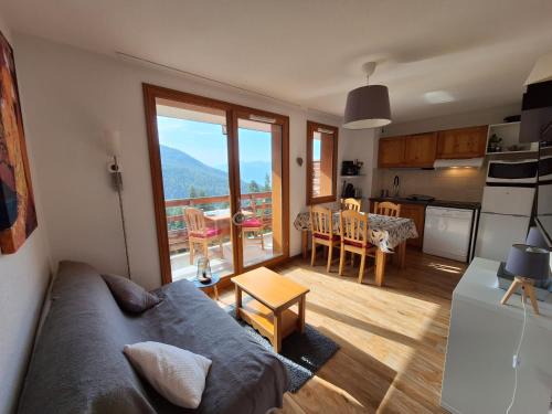 Les Orres Apartment | Bel appart au centre des Orres 1800 - Grand balcon Belle vue - A côté pistes
