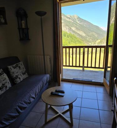 Cervieres Apartment | Bel appartement à la Montagne