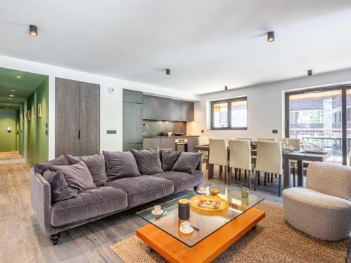 Val-d'Isere Apartment | Bel appartement avec wifi, garage, cheminée et grande terrasse au pied des pistes à Val-d'Isère - FR-1-694-325