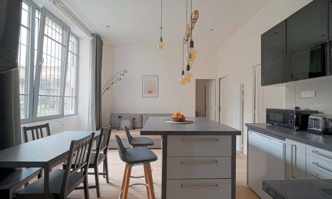 La Villette Apartment | Bel Appartement Buttes-chaumont