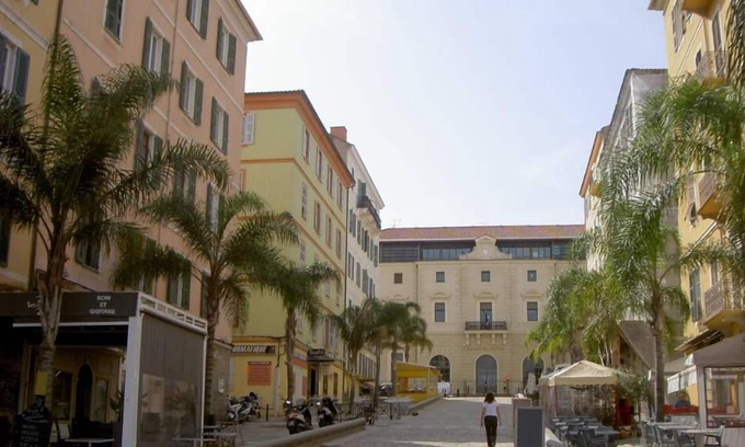 Ajaccio Apartment | Bel F3 downtown with private garage