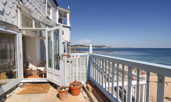 Lyme Regis House | Bell Cliff House