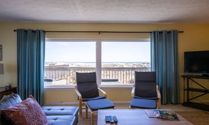 Fernandina Beach House | Bell`s Retreat-Home Oceanfront | 3 Bed, 2 Bath