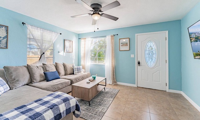 St. Petersburg - Clearwater House | Bella Casa St. Petersburg, Fl