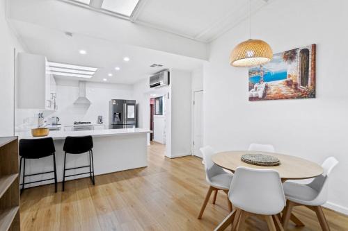 Glenelg House | Belle Escapes - Glenelg Cottage by Marina
