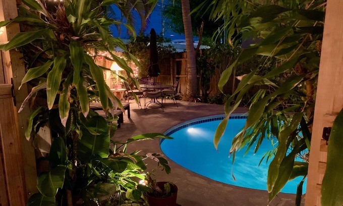 Lake Worth Cottage | Belle Flower Oasis: 3-bedroom cottage with 2 heated pools - downtown Lake Worth