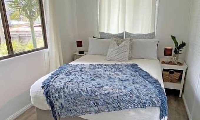 Amity Point Cabin | Belles on Ballow - Possum Lodge