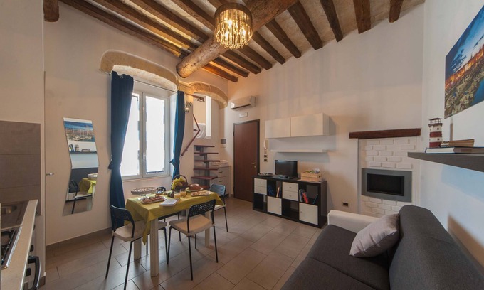 Trani House | Belleville Holiday Home - a stone's throw from the Cathedral
