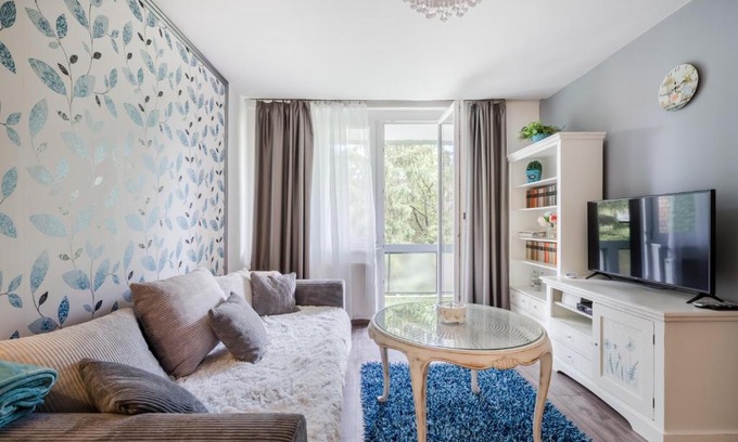 Castle Hill Apartment | Belleville Home with Balcony