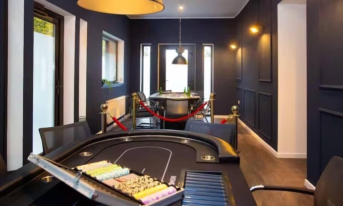 Bendorf Villa | Belmonte Whirlpool-Sauna-Billard-Kicker-Kino