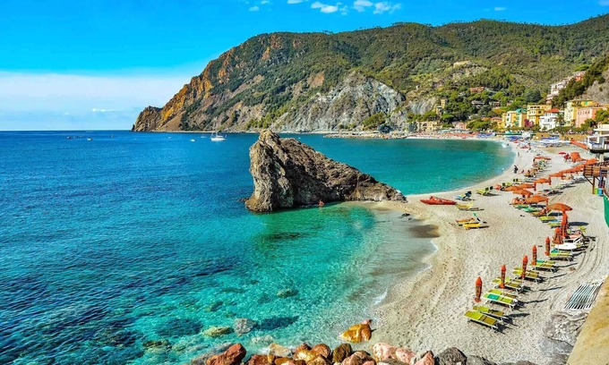 La Spezia Apartment | BELVEDERE Apt 10p by VILLASRETREATS, A/C, Jacuzzi with Seaview, near 5 Terre
