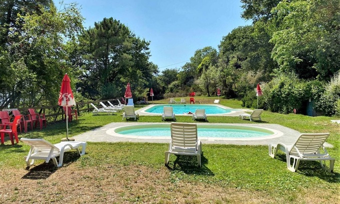 Capraia e Limite House | Belvilla by OYO Casa Bianca 4 pax