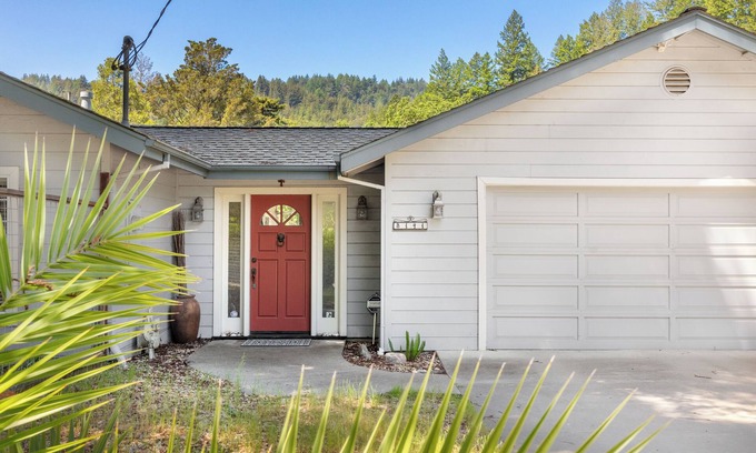 Ben Lomond House | Ben Lomond Mediterranean Villa with full sun, spa, and spacious yard