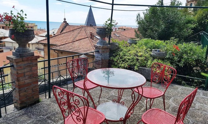 Levanto Apartment | Benedetta Beautiful House - By the Sea with A/C