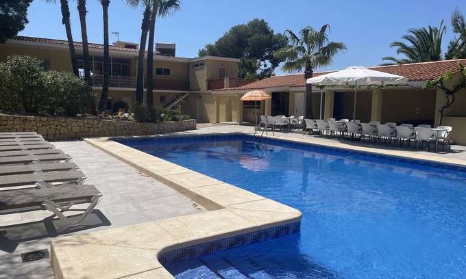 Benidorm Villa | Benidorm. Private villa with pool & air conditioning. Sleeps up to 25.
