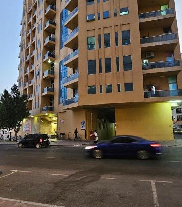 Dubai House | Benitah Partitions and Family room