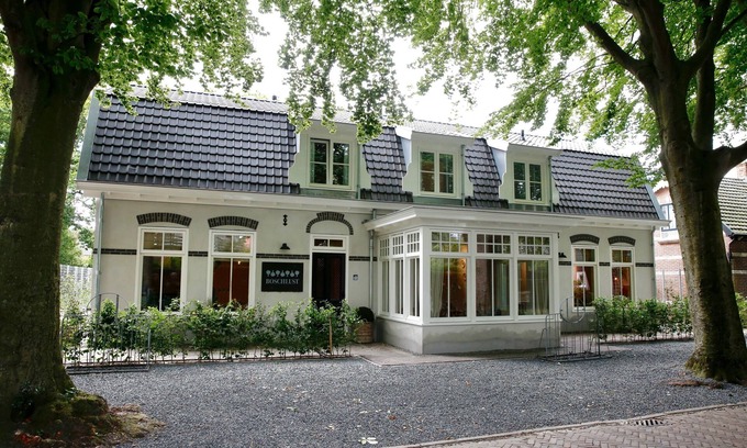 Bergen Apartment | BERGEN: 'Boschlust', beautiful apartments in country house style and close to the beach!