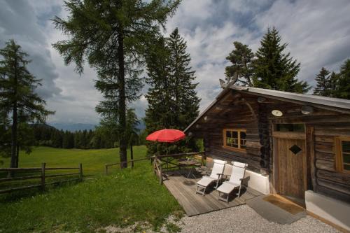Redagno Ski Chalet | Berghütte Sommerstall