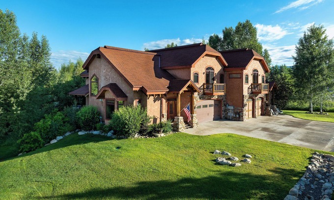 Steamboat Springs House | Berghaus Lodge South | Pet Friendly | Private Hot Tub | Family Friendly Game Room