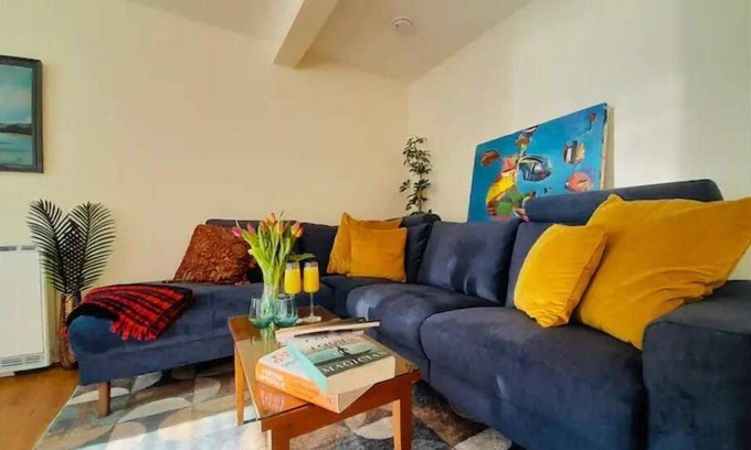 Bantry Condo | Berlin Wall Apartment at The Residence Bantry
