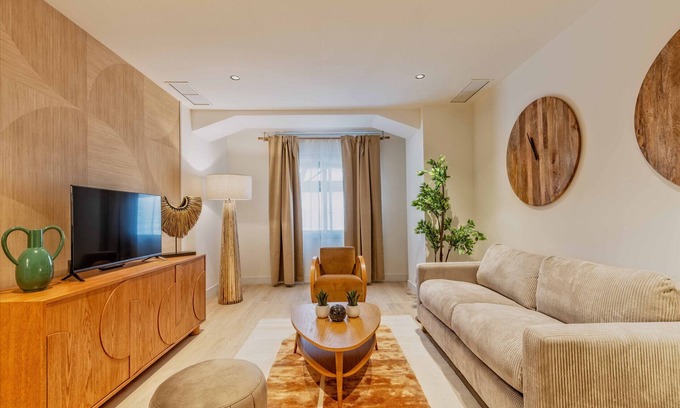 Nueva Espana Apartment | Bernabeu Place VI apartment in Madrid