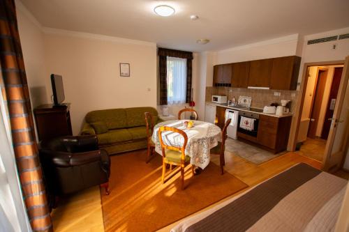 Bukfurdo Apartment | Bernadett Villa Apartman 3