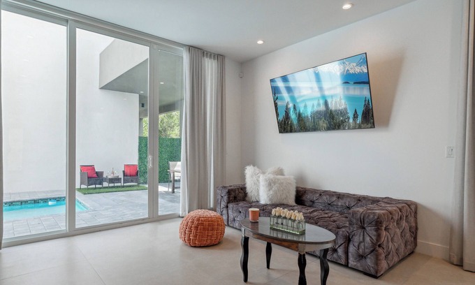 Coral Gables Section House | Best Charming 3-bedroom villa in welcoming Miami
