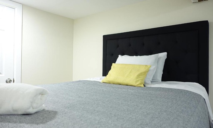 Hillside Apartment | Best EWR Airport Studio-Hot Tub-Free Parking