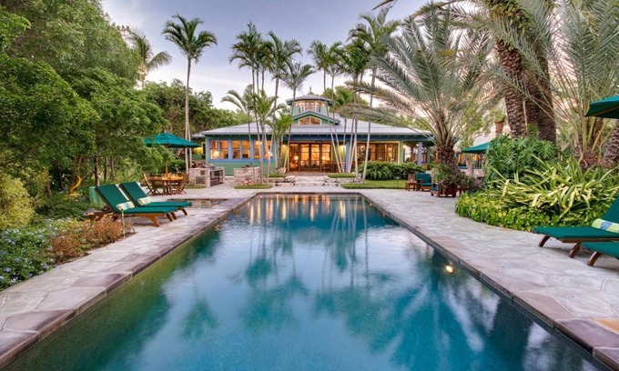 Las Vegas House | Best in Vegas! CLOSE TO STRIP AND DOWNTOWN! 7 bedrooms/4 baths