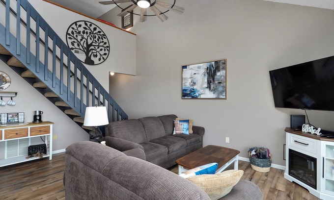 Indian Point Condo | Best Lake Views, Arcade Games, Near Silver Dollar City with Free Daily Tickets!