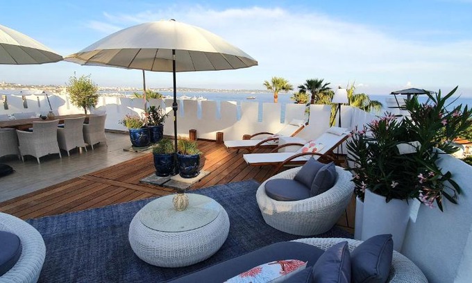 Golfe Juan Apartment | Best seaview Penthouse+77m2 privat roof terrace near beach and Cannes