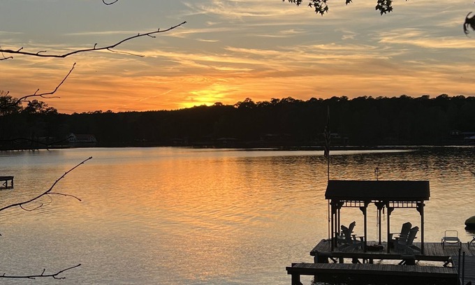 Coosa County House | Best Sunset on Lake Martin. Minutes from Parker Creek Marina/The Landing.