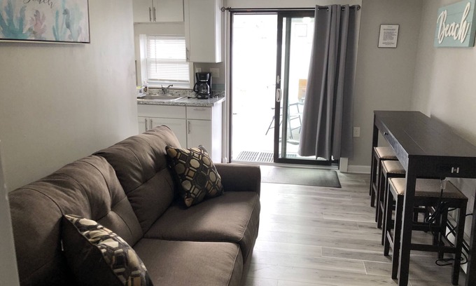 Brigantine Condo | BEST VALUE IN BRIGANTINE! WE PAY BEACH FEES! NEAR CASINOS/EATERIES. DOGS WELCOME