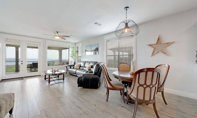 Jonestown Condo | BEST View of Lake Travis! Largest 3 Bed-3 Bath Floor Plan-THE HOLLOWS-Sleeps 8