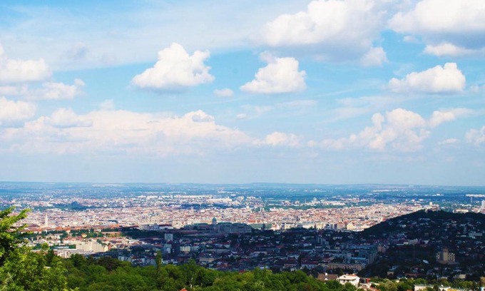 Szechenyihegy Apartment | Best view small house free parking self check-in